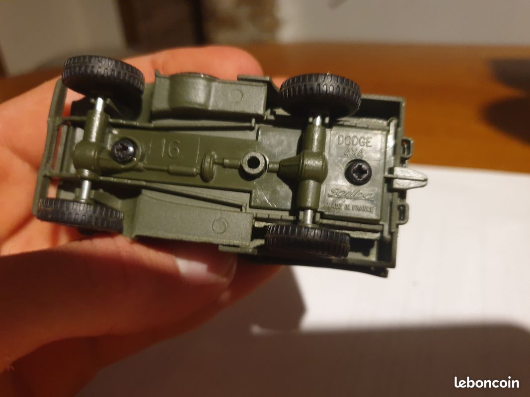 Solido 1/43 - Dodge 4x4 Militaire Kaki (réf. 4494/77) - Édition Française - Occasion