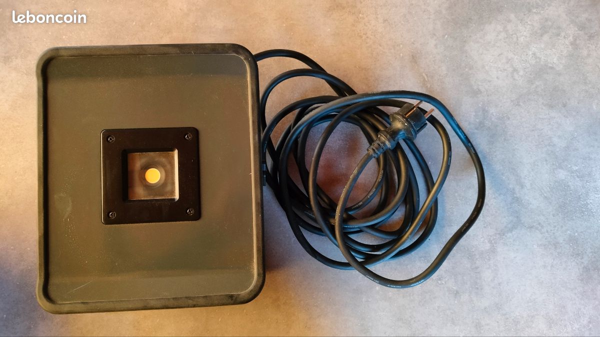 Projecteur led portable (image 1)