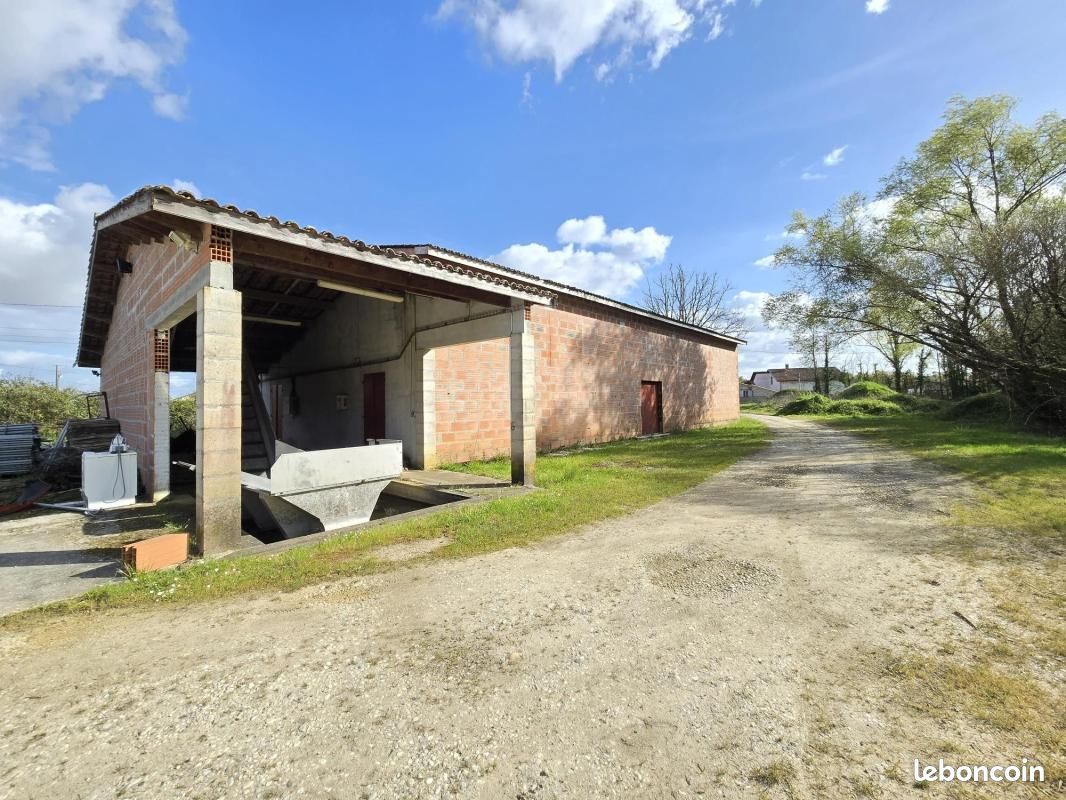 Maison 2 pièces 440 m² · à Saint-Estèphe · 440 m² · 150 000 €