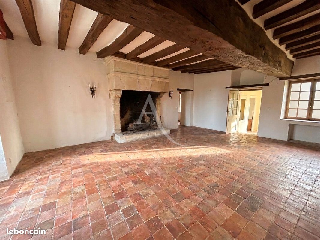Maison 8 pièces 211 m² · à Précigné · 211 m² · 95 000 €