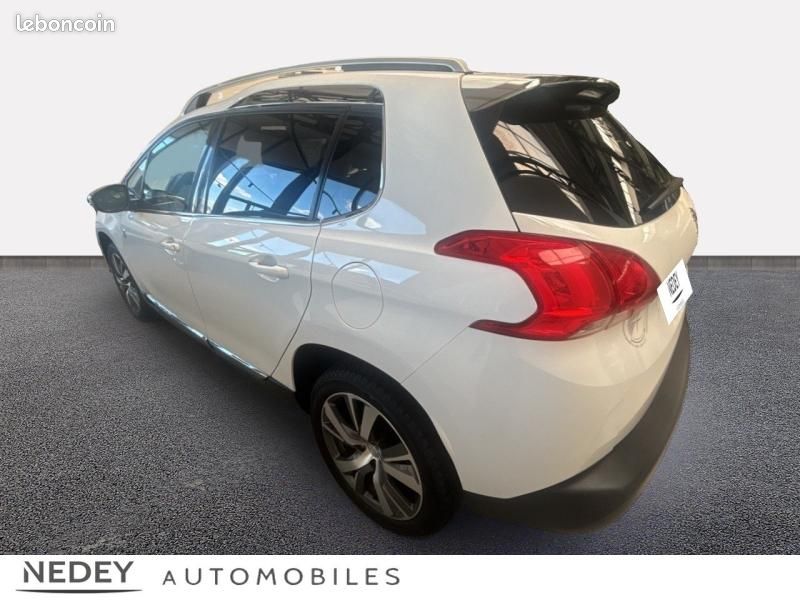 Peugeot 2008 1.2 PureTech 110ch Allure S&S (image 7)