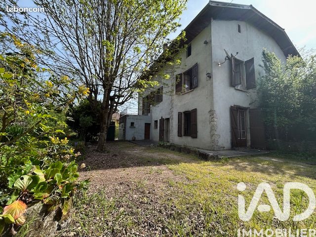 Maison 5 pièces 118 m² · à Lumbin · 118 m² · 300 000 €