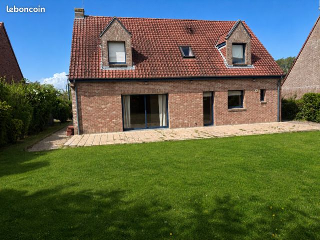 Maison 6 pièces 138 m² · à Pérenchies · 138 m² · 1 600 €/mois