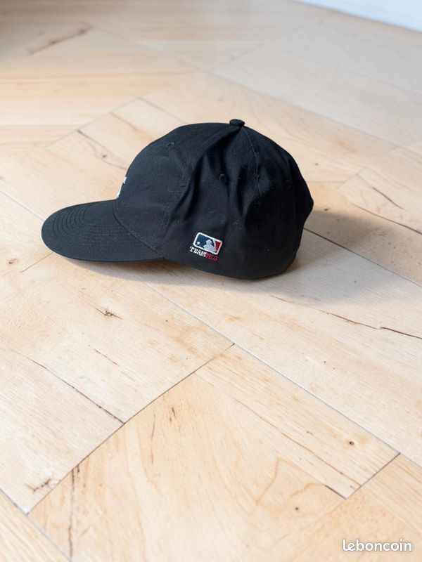 Casquette Chicago White Sox Noire Et Blanche - Taille Unique Réglable - Neuve Avec Autocollants