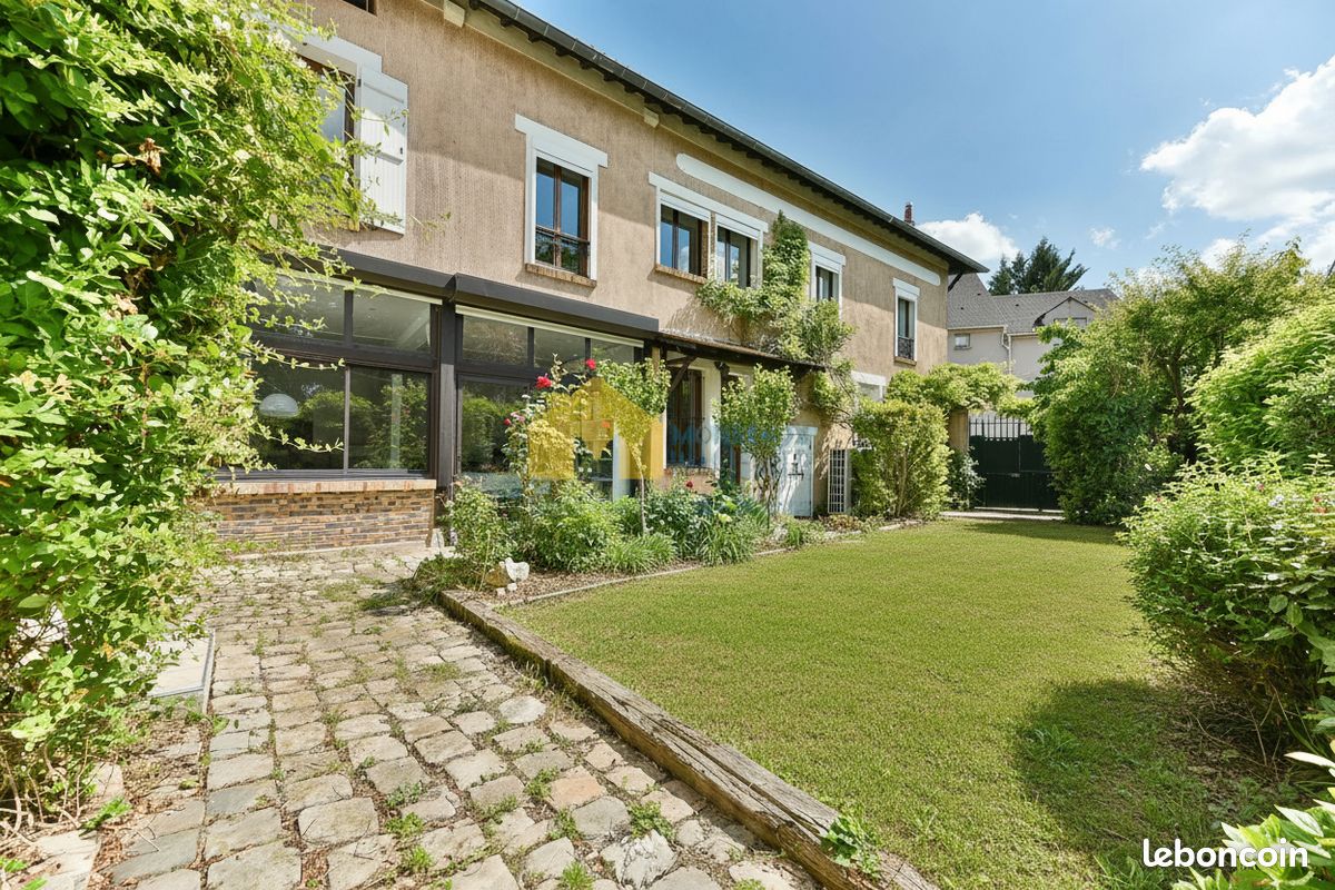 Maison 7 pièces 251 m² · à Morsang-sur-Orge · 251 m² · 439 000 €
