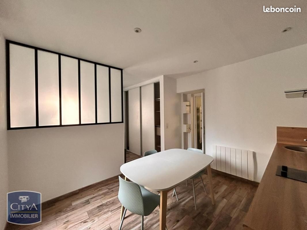 Appartement 1 pièce 27 m² · à Laval · 27 m² · 420 €