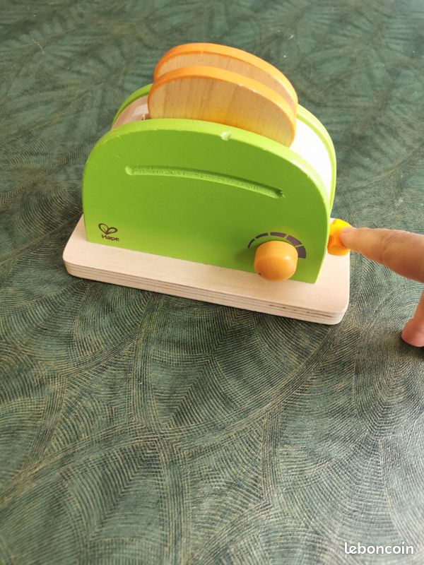 Grille pain et batteur en bois dinette enfant (image 2)