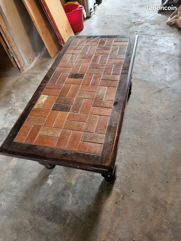 Table basse carrelée (image 1)