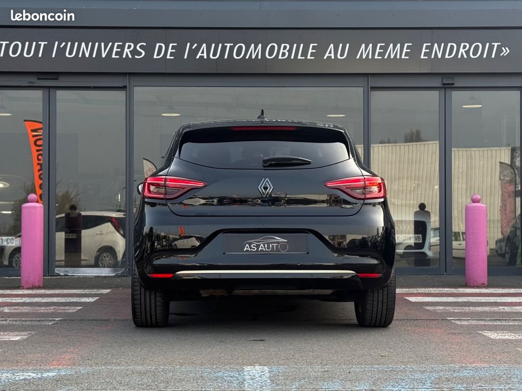 RENAULT CLIO V E-Tech full hybrid 145ch Engineered 1ERE MAIN BOITE AUTO COCKPIT CARPLAY CAMERA AUCUN FRAIS (image 8)