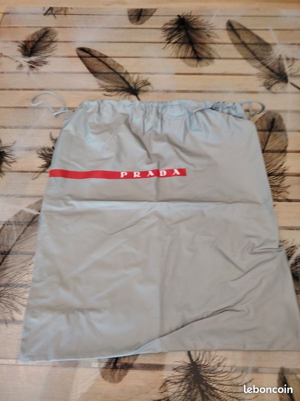 Sac souple imperméable Prada (image 1)