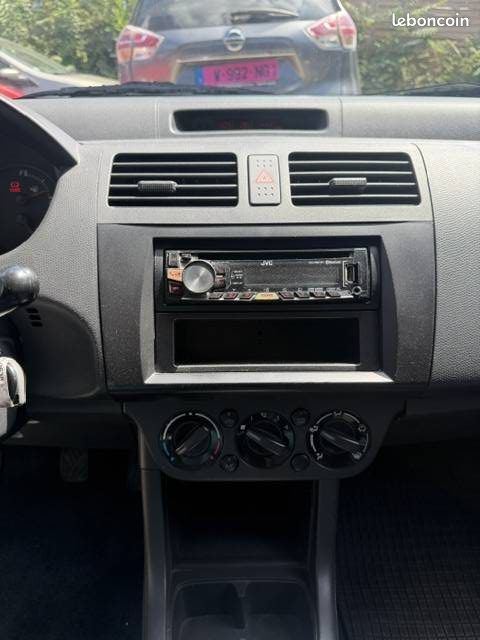 SUZUKI SWIFT 1.3 DDIS COMFORT 2008 - 68 709Kms - Climatisation - Parfait Etat - SUIVIT SUZUKI (image 14)
