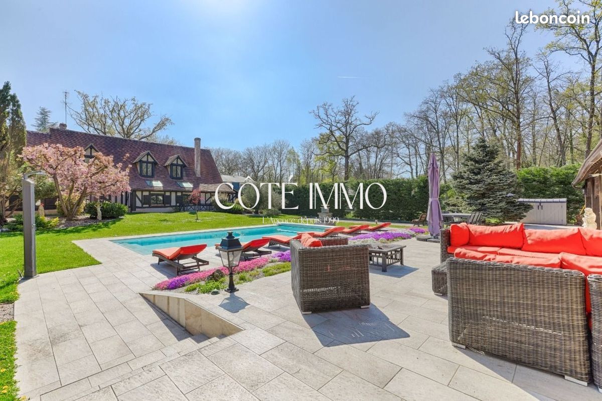 Maison 10 pièces 340 m² · à Lamorlaye · 340 m² · 1 560 000 €