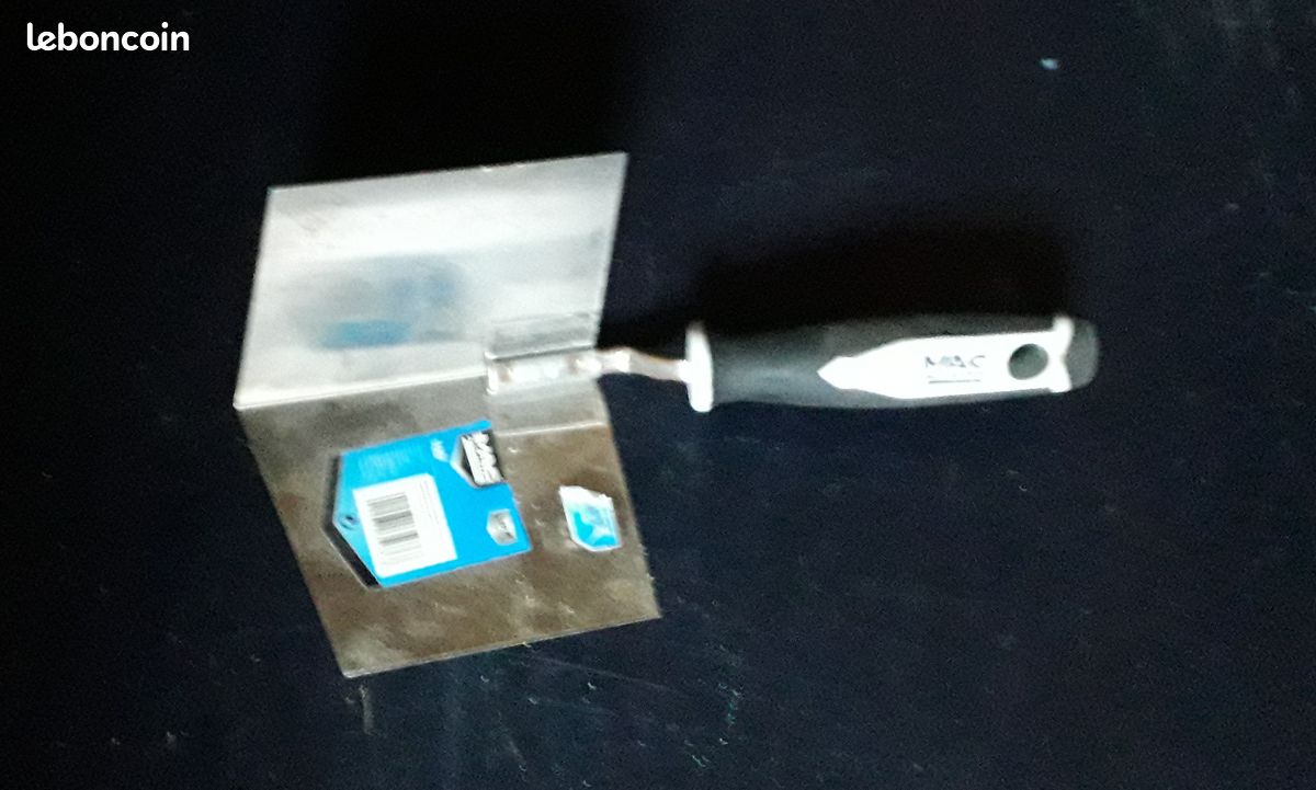 Truelle d'angle inox (image 1)