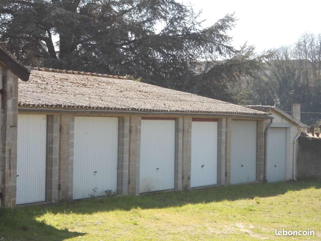 Garage/box Montmorillon · 62 €/mois