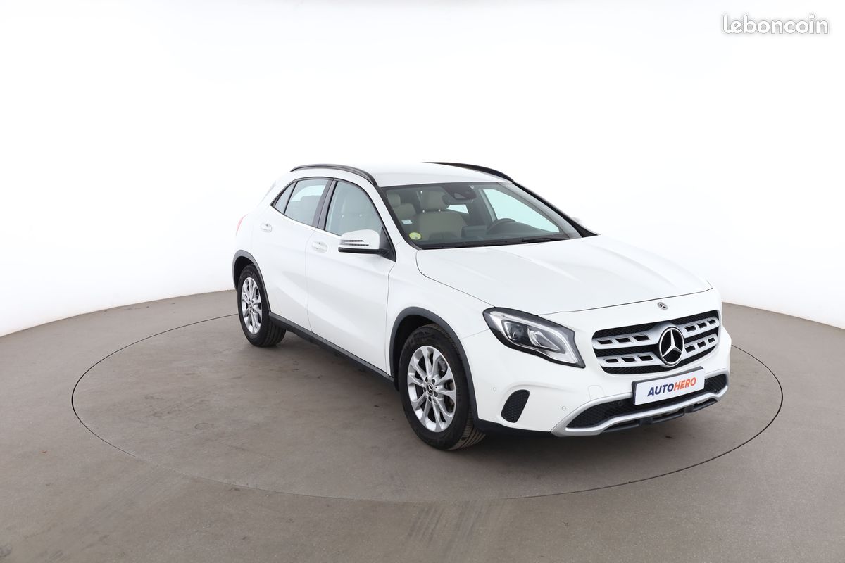 Mercedes-Benz GLA 200 d Inspiration 7G-DCT 136 ch (image 4)