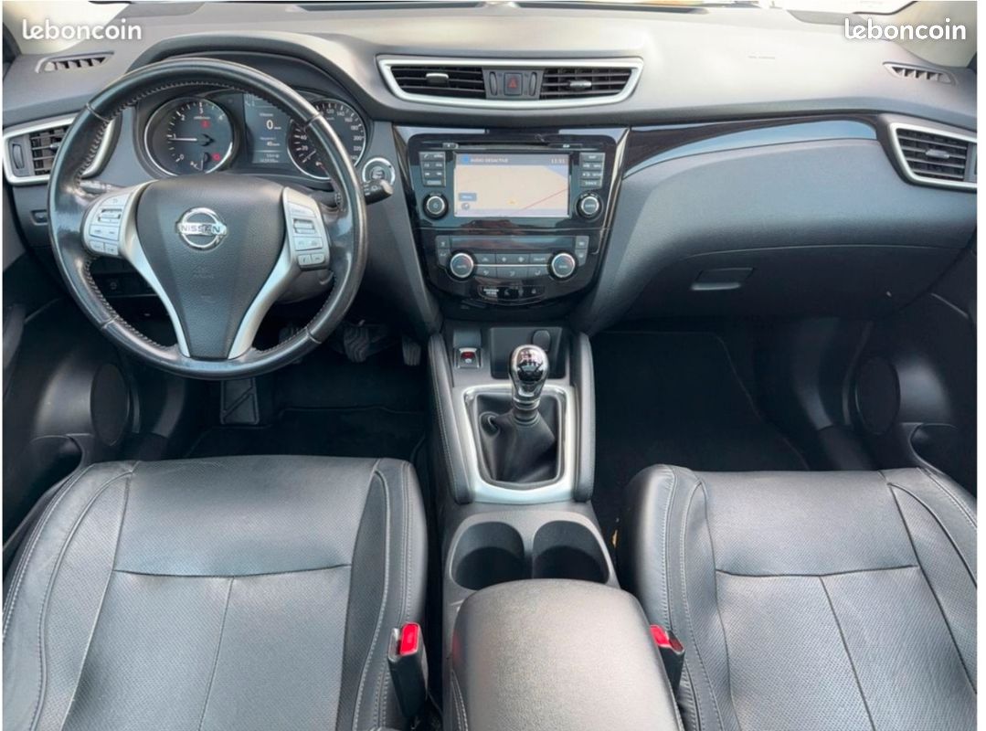 NISSAN Qashqai 1.5 dCi 2WD TEKNA 110 cv / CLIMATISATION - GPS - AIDE AU STATIONNEMENT - CAMERA 360° - REGULATEUR/LIMITEUR DE VITESSE (image 7)