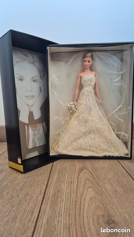 Barbie Collection - Carolina Herrera Mariée - Label Or - 2005 - B9797 - Collection