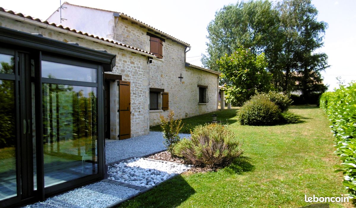Maison 5 pièces 205 m² · à Saint-Savinien · 205 m² · 315 000 €