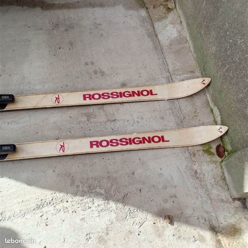 Une paire de ski (image 4)