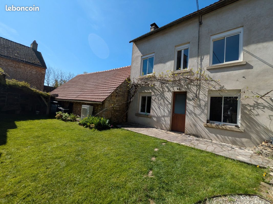 Maison 3 pièces 110 m² · à Saint-Martial-de-Nabirat · 110 m² · 175 500 €