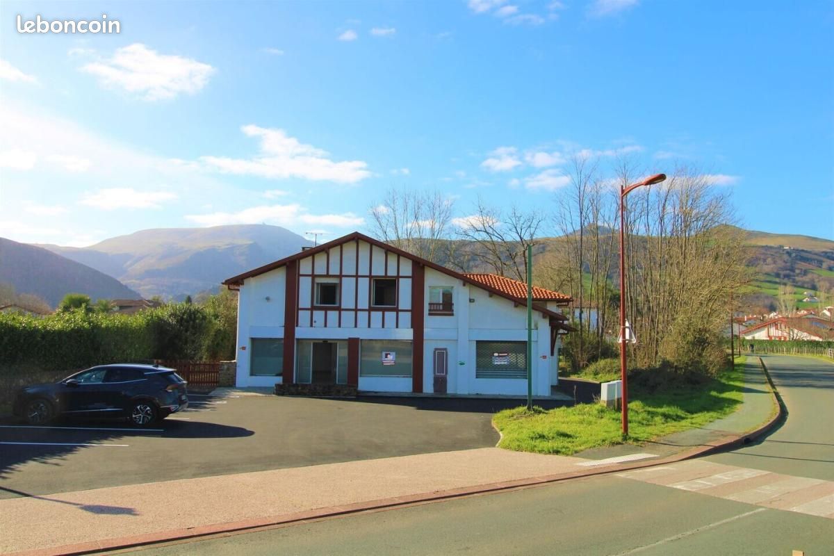 Maison 8 pièces 292 m² · à Itxassou · 292 m² · 690 000 €