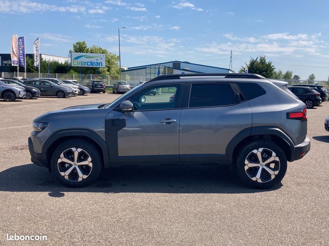 DACIA DUSTER 1.2 mild hybrid 140 journey (image 8)