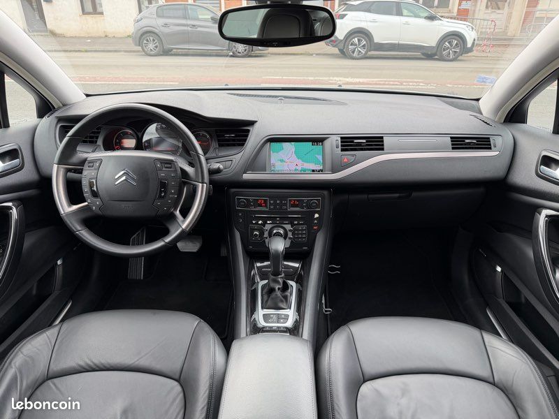 Citroën C5 3.0 HDi V6 240ch - BVA - 109000km - Garantie 12 mois - Suivi complet Citroën (image 4)