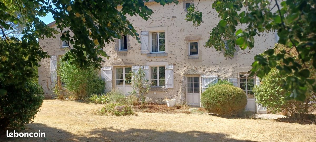 Maison 15 pièces 420 m² · à Saint-Maurice-des-Noues · 420 m² · 285 500 €