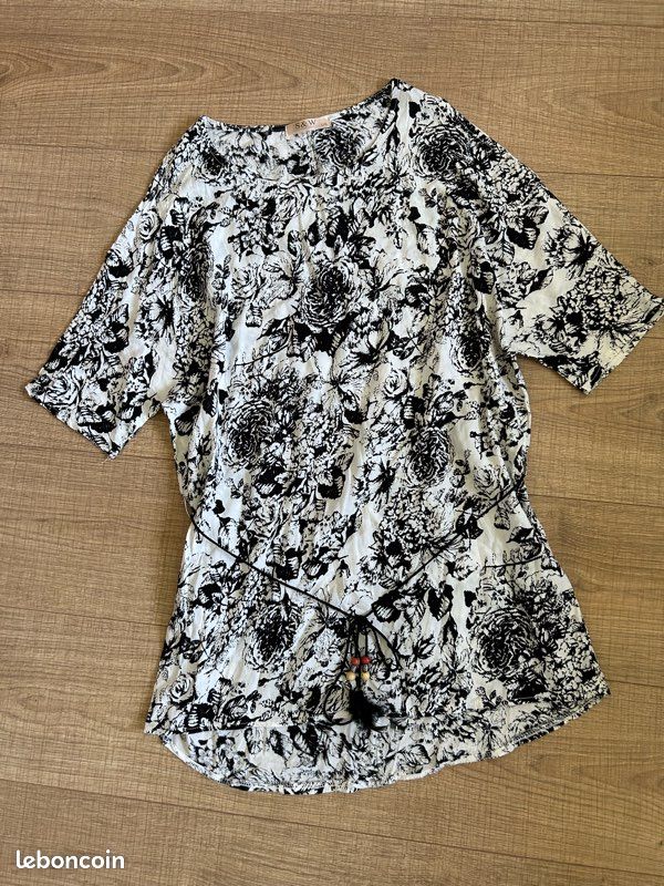 Tunique noire et blanche à manches courtes taille L/XL TBE (taille petit) (image 11)