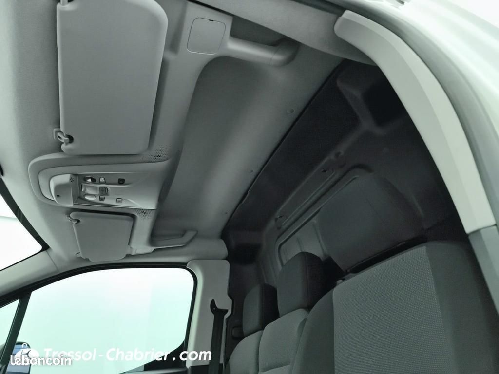 Peugeot Partner FOURGON STANDARD 650 KG BLUEHDI 100 S&S BVM5 ASPHALT (image 8)