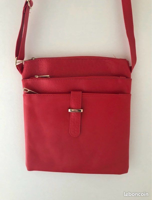 Sacoche rouge en faux cuir (image 2)