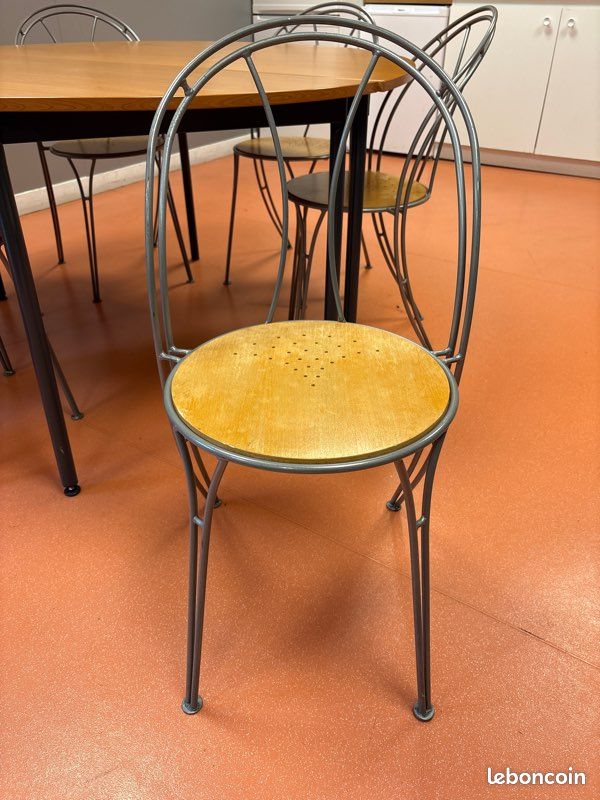 Vends Chaises métalliques