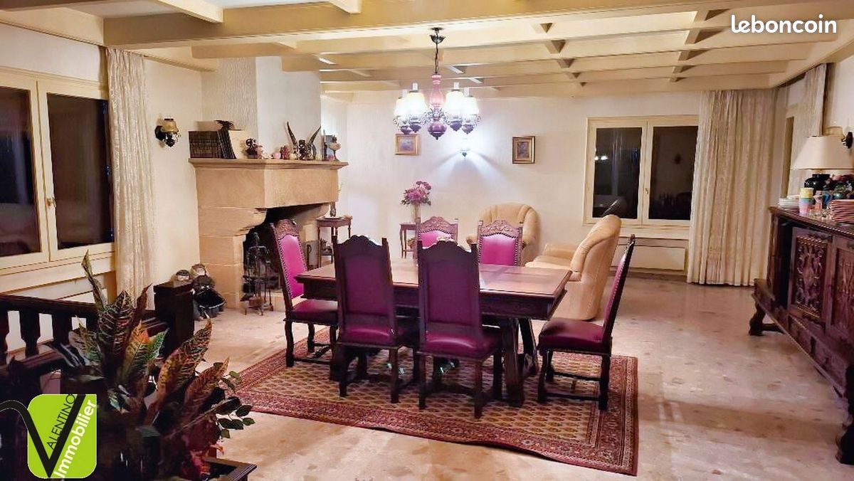 Maison 7 pièces 197 m² · à Chassieu · 197 m² · 359 000 €