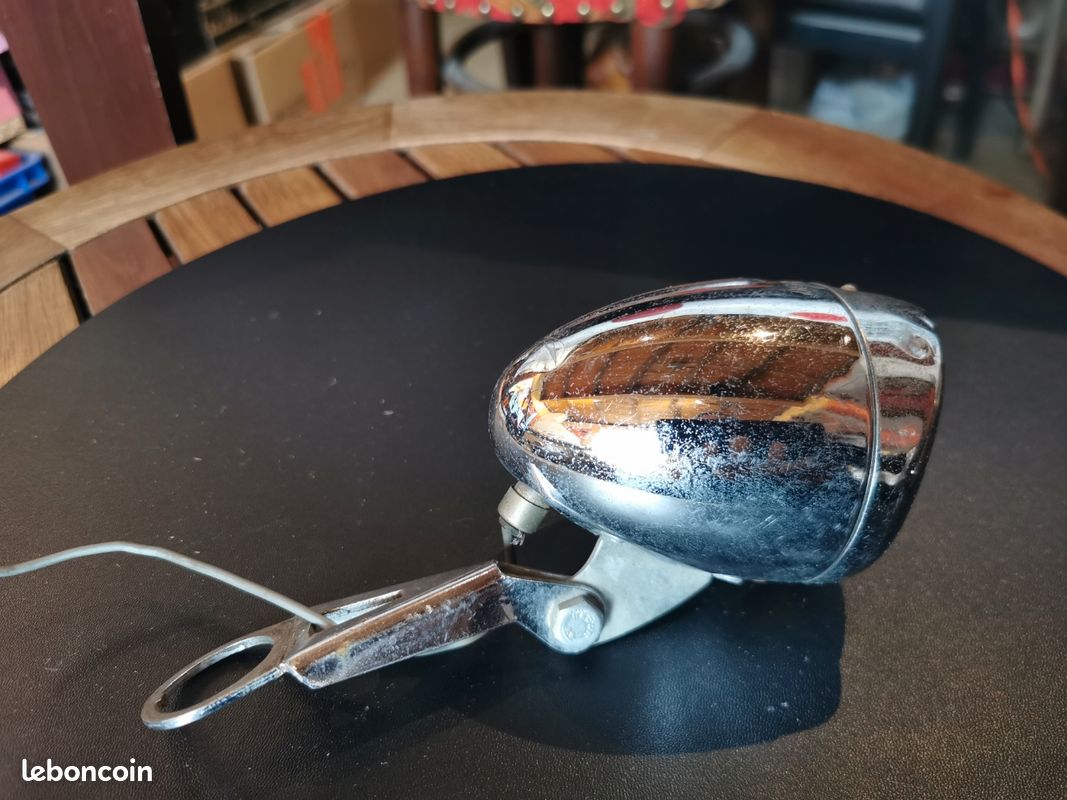 Lampe-phare de vélo ancien à carbure Pleiduor
