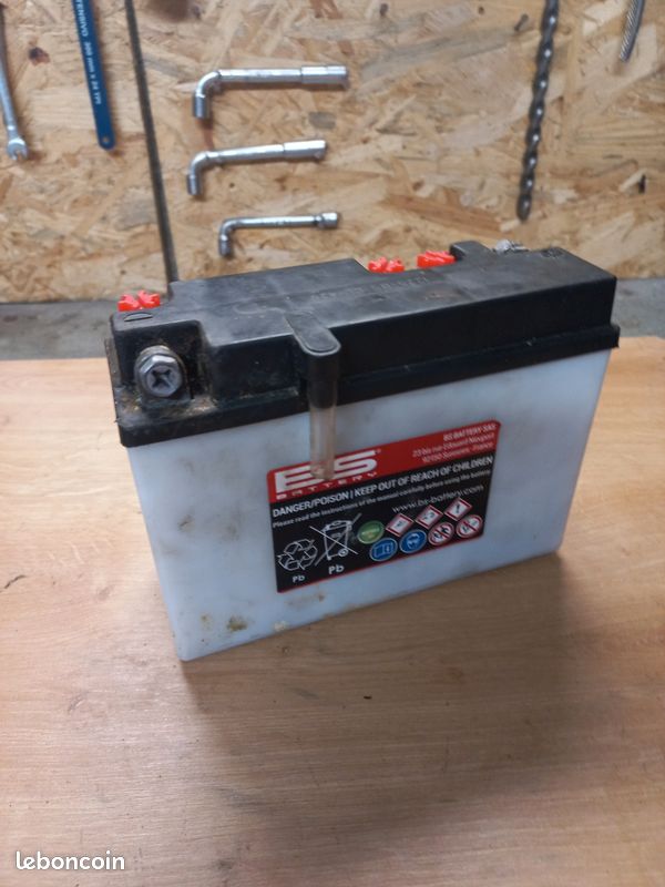Batterie 6v pour honda cb 125 k5 (image 2)