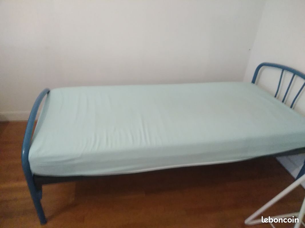 Lit une place metallique bleu avec matelas (image 2)
