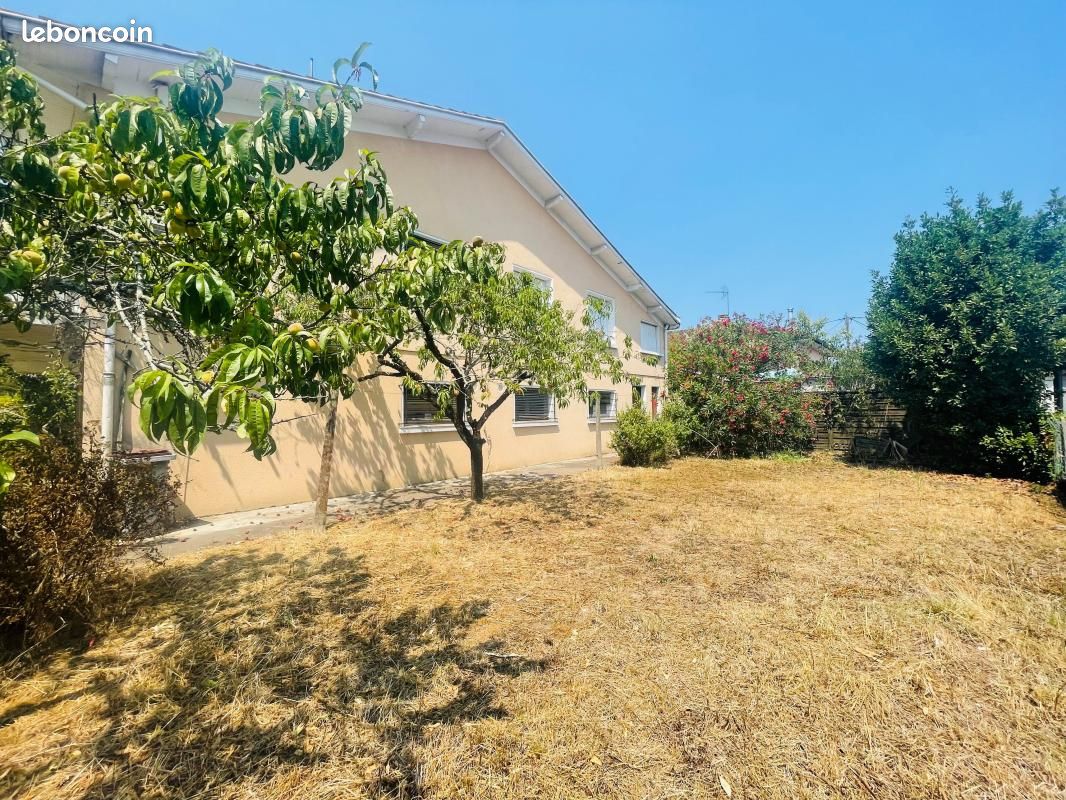 Maison 8 pièces 179 m² · à Dax · 179 m² · 190 000 €