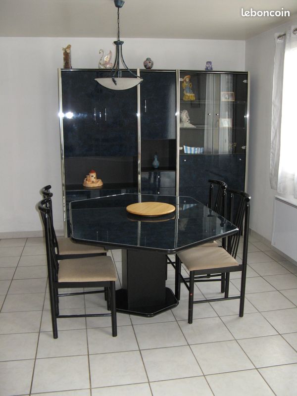 Salle à Manger (image 1)