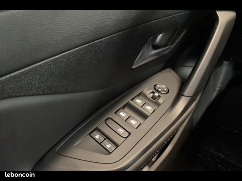 Peugeot 308 Plug-in Hybrid 195 ch e-DCS7 Allure (image 24)