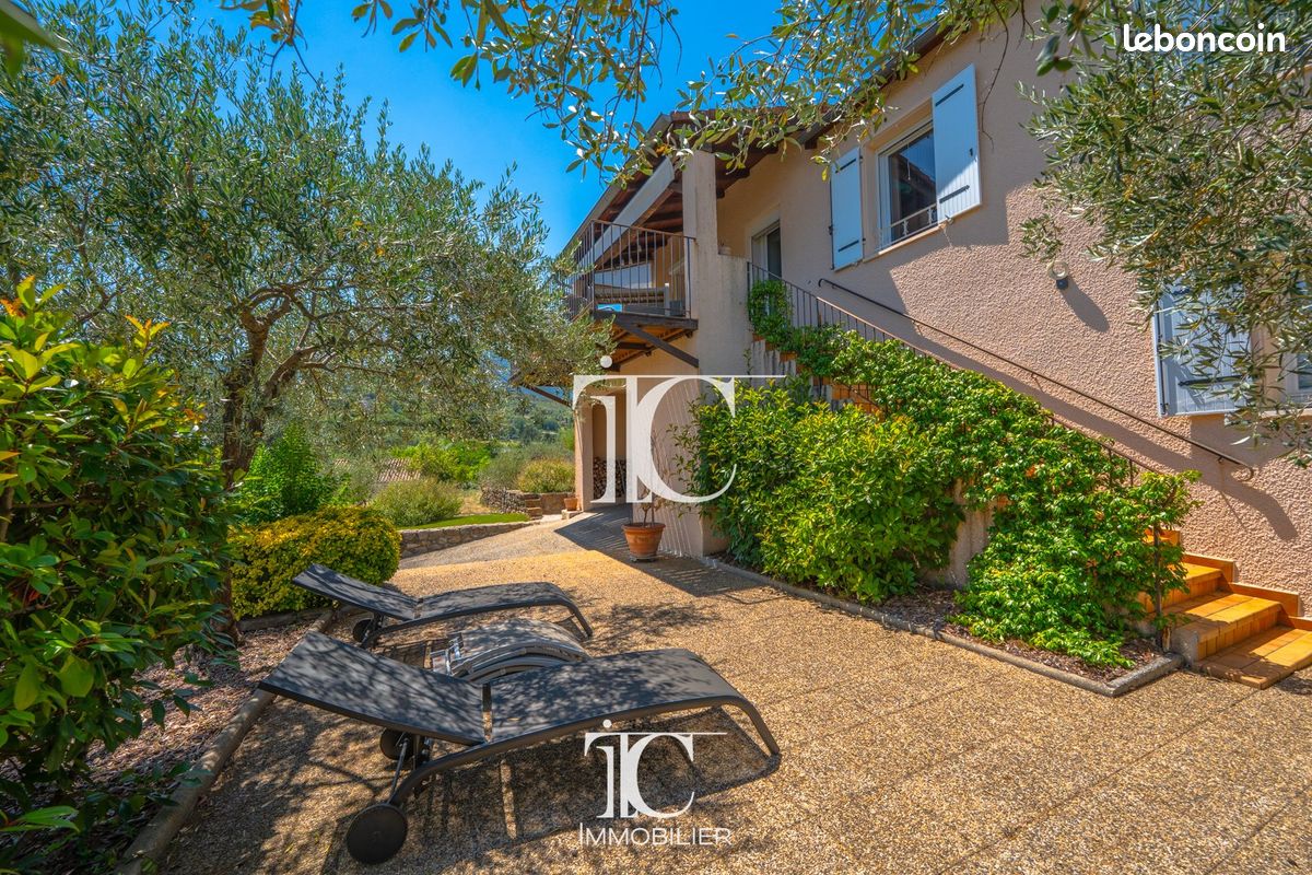 Maison 7 pièces 163 m² · aux Vans · 163 m² · 399 000 €