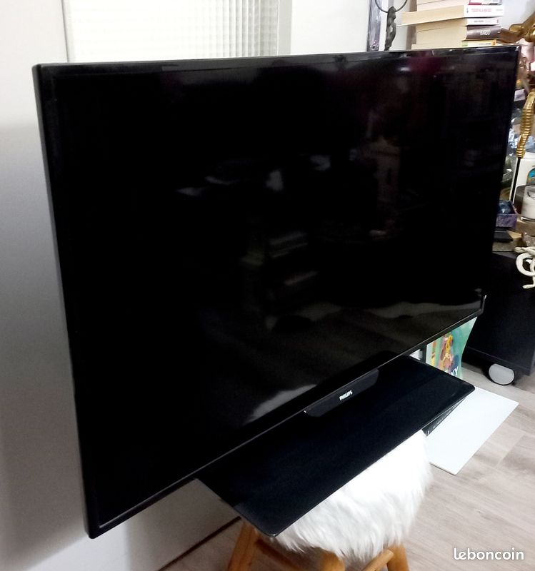 Téléviseur LED Full HD Philips 102 cm (40") – Modèle 40PFH4319 (image 3)