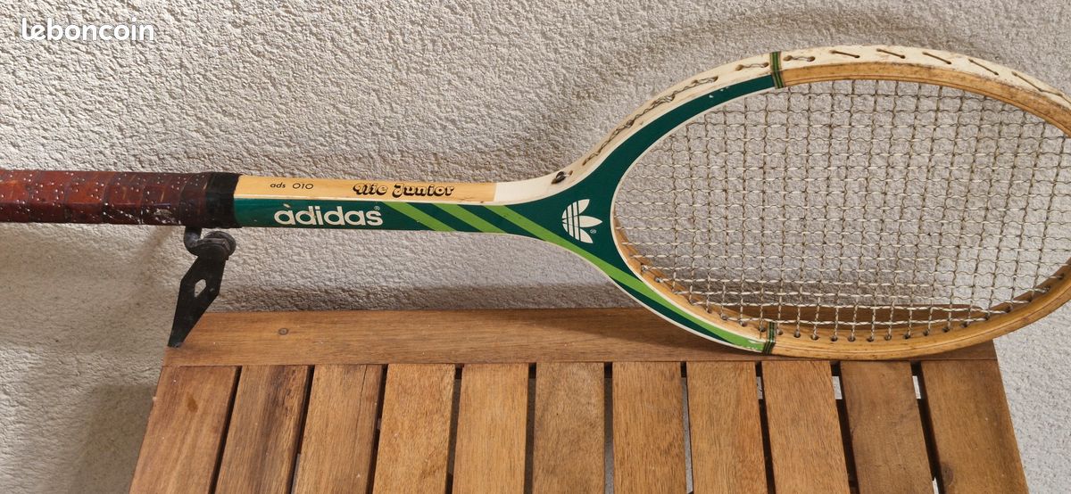 Raquette de tennis vintage en bois avec housse des années