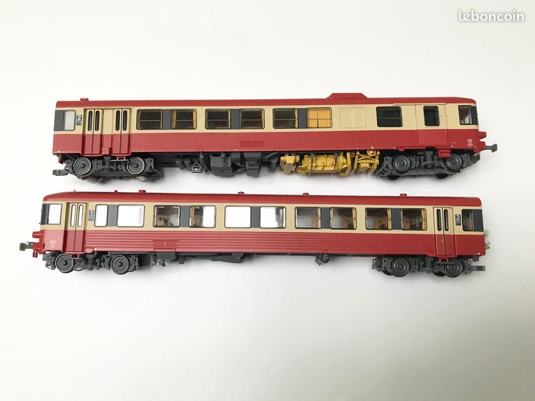 X4630, rouge crème, TER Rhône-Alpes, Lyon-Vaise X4630, rouge crème, TER Rhône-Alpes, Lyon-Vaise