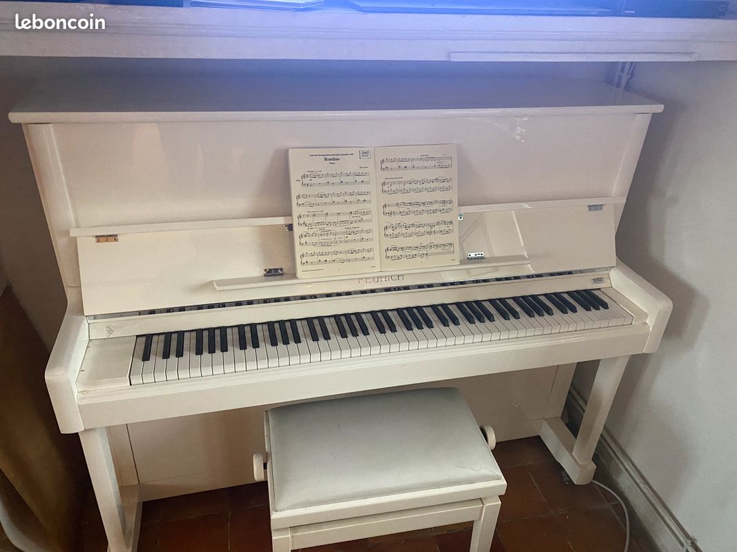 Piano Fleurich droit, laqué blanc, comme neuf, peu joué, 3200 (image 3)