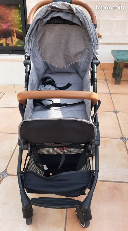 Poussette pliable Quasi neuve (image 1)