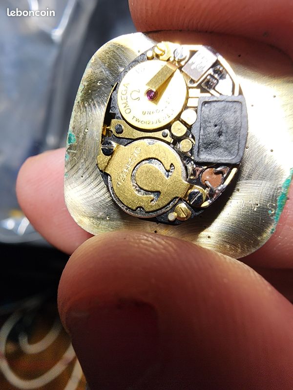Omega De Ville Quartz vintage or 18k 750 boîtier coussin fonctionnelle (image 19)
