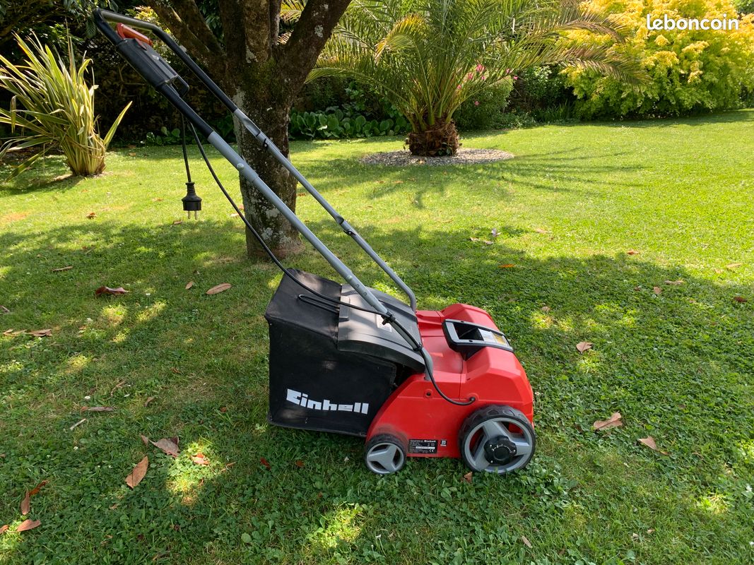 Einhell Scarificateur Aérateur Électrique GC-SA 1231/1 - Idéal Jusqu'à 300m², 1200W, Bac 28L, Rouleaux à Billes