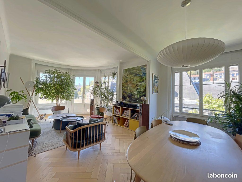 Appartement 8 pièces 147 m² · à Saint-Étienne · 147 m² · 322 000 €