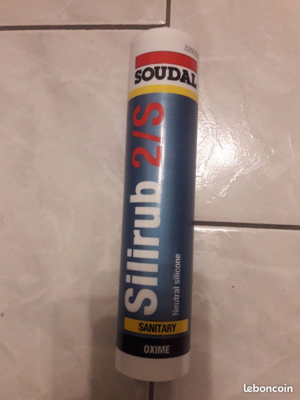 Cartouche de silicone gris (image 1)