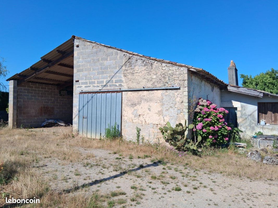 Maison 3 pièces 122 m² · à Saint-Ciers-sur-Gironde · 122 m² · 24 500 €
